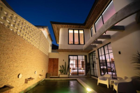 Casa Yellowstone 4BR - Seminyak